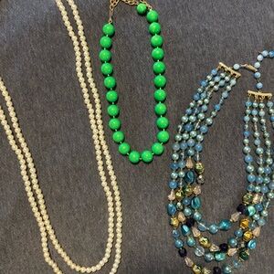460A Vintage Beaded Necklace Set